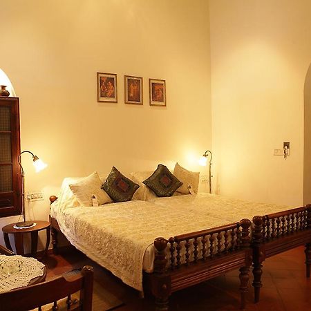 Hotel Raheem Residency Alappuzha Esterno foto