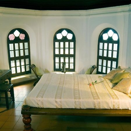 Hotel Raheem Residency Alappuzha Esterno foto