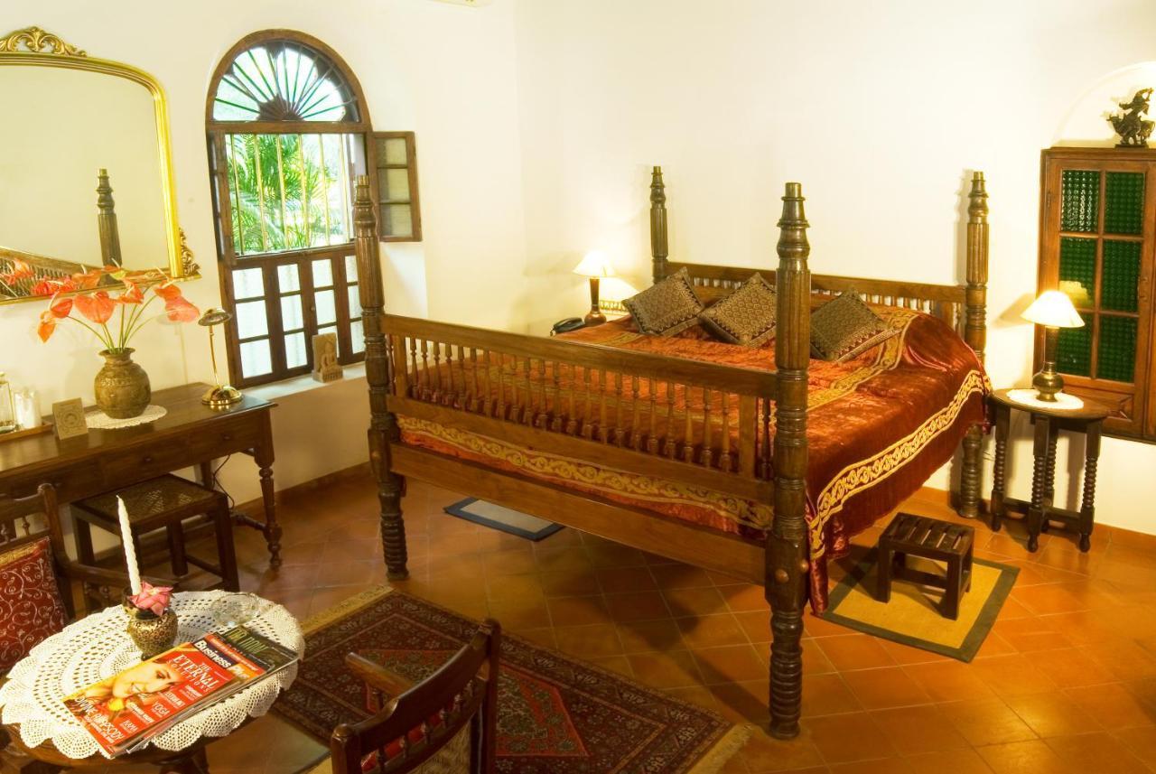 Hotel Raheem Residency Alappuzha Esterno foto