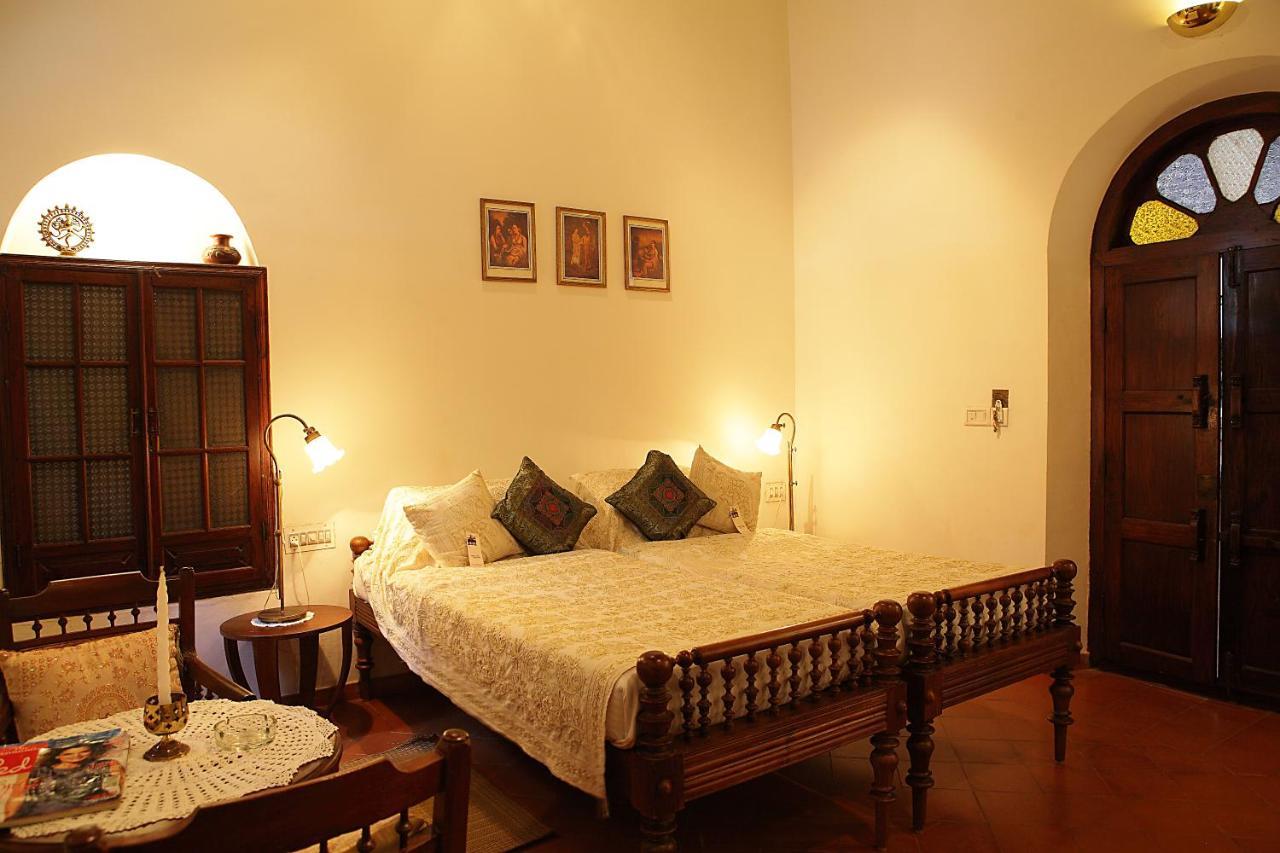 Hotel Raheem Residency Alappuzha Esterno foto