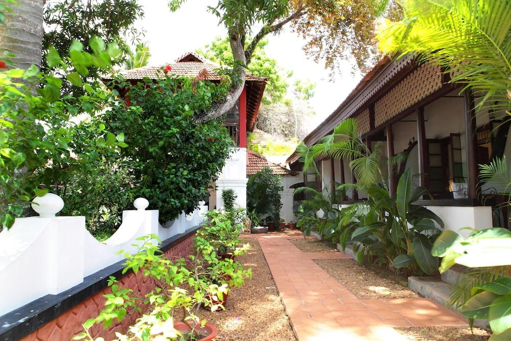 Hotel Raheem Residency Alappuzha Esterno foto