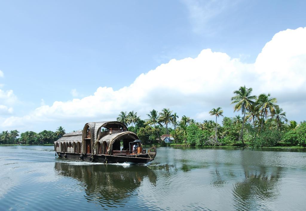 Hotel Raheem Residency Alappuzha Esterno foto