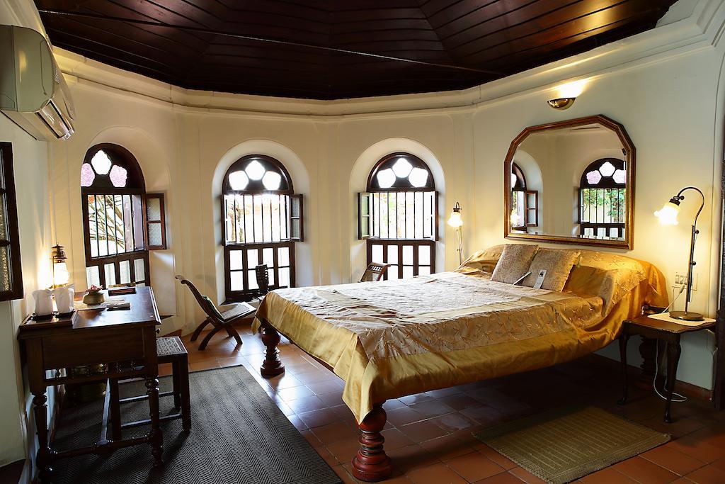 Hotel Raheem Residency Alappuzha Esterno foto